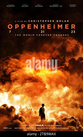 Oppenheimer (2023), diretto da Christopher Nolan e interpretato da Cillian Murphy, Emily Blunt e Matt Damon. La storia dello scienziato americano, J. Robert Oppenheimer, e il suo ruolo nello sviluppo della bomba atomica. Poster avanzato DEGLI STATI UNITI***SOLO PER USO EDITORIALE***. Credito: BFA / Universal Pictures Foto Stock