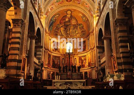 All'interno del Duomo di Pisa. Foto Stock