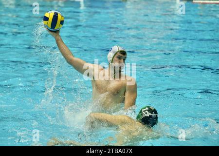 Spalato, Croazia. 5 dicembre 2023. SPALATO, CROAZIA - 5 DICEMBRE: Duje Pejkovic di Jadran Spalato in azione durante la partita a gironi della LEN Champions League tra VK Jadran Spalato e FTC Telekom Budapest allo Sportski Centar Poljud il 5 dicembre 2023 a Spalato, Croazia. Foto: Ivo Cagalj/PIXSELL credito: Pixsell/Alamy Live News Foto Stock