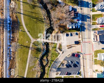 Foto aerea di Cross Plains, Wisconsin, USA in una fresca giornata autunnale. Foto Stock