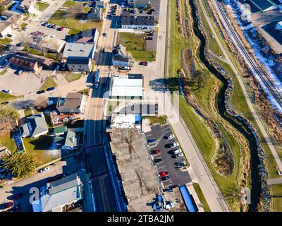 Foto aerea di Cross Plains, Wisconsin, USA in una fresca giornata autunnale. Foto Stock