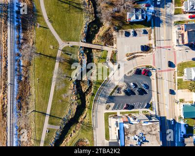 Foto aerea di Cross Plains, Wisconsin, USA in una fresca giornata autunnale. Foto Stock