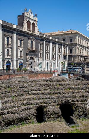 Rovine di anfiteatro a Catania, Sicilia, Italia Foto Stock