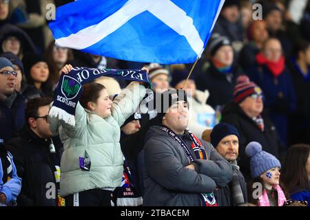 Glasgow, Scozia, Regno Unito. 5 dicembre 2023; Hampden Park, Glasgow, Scozia: UEFA Womens Nations League, Scotland versus England; Scotland Fans Credit: Action Plus Sports Images/Alamy Live News Foto Stock