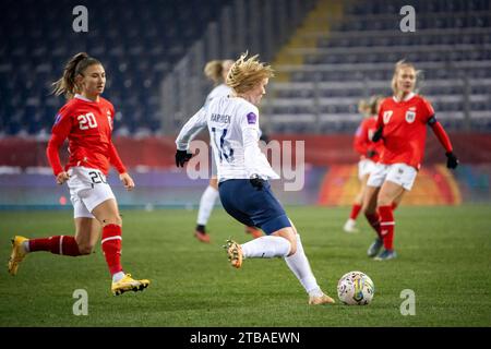 St Polten, Austria. 5 dicembre 2023. HARVIKEN (NOR) alla partita di calcio Austria - Norvegia UEFA Women's Nations League 2023/2024 nella Niederoesterreich-/NV-Arena di St. Poelten. Credito: Andreas Stroh/Alamy Live News Foto Stock