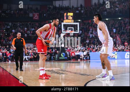 Pireo, Lombardia, Grecia. 5 dicembre 2023. 16 KOSTAS PAPANIKOLAOU dell'Olympiakos Pireo durante l'Eurolega, Round 12, partita tra Olympiakos Pireo e Real Madrid allo stadio Peace and Friendship il 5 dicembre 2023, al Pireo, in Grecia. (Immagine di credito: © Stefanos Kyriazis/ZUMA Press Wire) SOLO USO EDITORIALE! Non per USO commerciale! Foto Stock