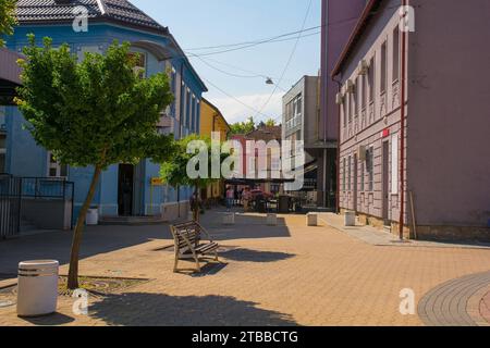 Bihac, Bosnia - 7 settembre 2023. Strada Gazi Husrev-Begova nel centro di Bihac nel cantone una-sana, Federazione di Bosnia-Erzegovina Foto Stock
