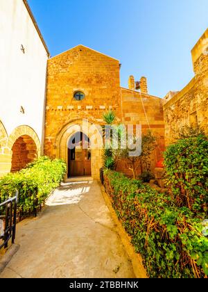 Ingresso ornato da un grande portale ogivale - Chiesa di Santa Maria dei Greci Maria dei Greci) - Agrigento, Sicilia, Italia Foto Stock