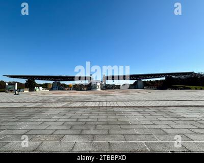 L'entrata ovest del Parco del Mare Hitachi a Ibaraki. Questa entrata è conosciuta come la "porta d'Ala" in quanto ha la forma delle ali di un uccello. Foto Stock