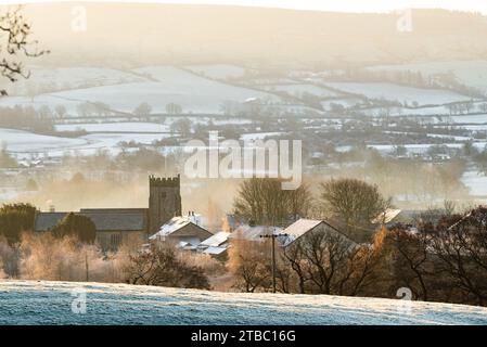 Chipping, Preston, Lancashire, Regno Unito. 6 dicembre 2023. Chipping, un villaggio del Lancashire in una mattinata fredda e gelata vicino Preston. Crediti: John Eveson/Alamy Live News Foto Stock