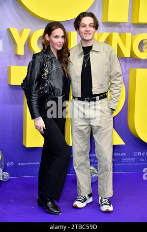 Ina Hout und Moritz Bäckerling bei der Premiere des Kinofilms "la ragazza che conosci è vera" presso Zoo Palast. Berlino, 05.12.2023 Foto Stock