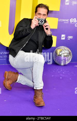 Andreas Elsholz bei der Premiere des Kinofilms "Girl you know it's true" im Zoo Palast. Berlino, 05.12.2023 Foto Stock