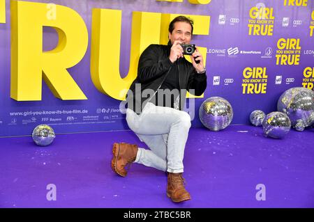 Andreas Elsholz bei der Premiere des Kinofilms "Girl you know it's true" im Zoo Palast. Berlino, 05.12.2023 Foto Stock