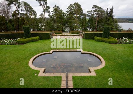 Casa Plas Newydd affacciata sullo stretto di Menai su Ynys Mon (Anglesey) nel Galles del Nord. Foto Stock