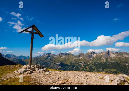Croce campale al Rappensee, Alpi di Allgäu, Allgäu, Baviera, Germania, Europa Foto Stock