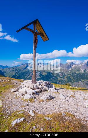 Croce campale al Rappensee, Alpi di Allgäu, Allgäu, Baviera, Germania, Europa Foto Stock