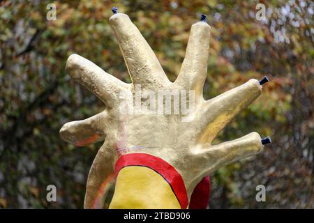 Sculture, figure, la Fontana di Stravinsky, conosciuta anche come la Fontana Tinguely, dettaglio, Centre Georges Pompidou, Parigi, Francia Foto Stock