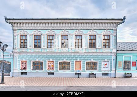 Yelabuga, Russia - 18 giugno 2023: Residenza del mercante Nikolaev nel centro storico della città. Esempio di sviluppo commerciale della città della contea in Second Foto Stock