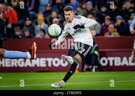 Ernest Muci durante la partita di UEFA Europa Conference League 23/24 tra Aston Villa FC e Legia Warszawa a Villa Park, Birmingham, Regno Unito. (M Foto Stock