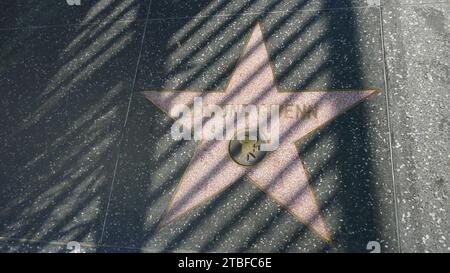 Hollywood, California, USA 5 dicembre 2023 attore Edmund Gwenn Hollywood Walk of Fame Star il 5 dicembre 2023 a Hollywood, California, USA. Foto di Barry King/Alamy Stock Photo Foto Stock