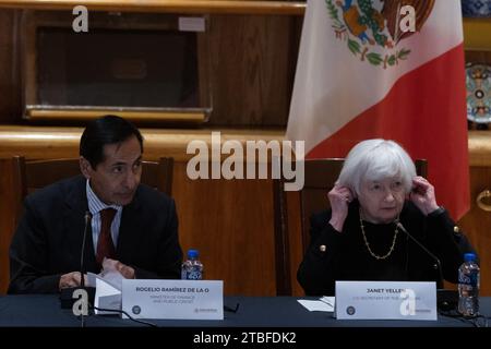 Città del Messico, Messico. 6 dicembre 2023. Questo pomeriggio il Segretario delle Finanze messicano, Rogelio RamÃ-rez de la o, e il Segretario del Tesoro degli Stati Uniti, Janet Yellen, hanno trasmesso un messaggio al Bankers Club come parte del tour di due giorni del Segretario del Tesoro degli Stati Uniti in Messico. Il 6 dicembre 2023 a città del Messico, Messico. (Immagine di credito: © Alex Dalton/eyepix tramite ZUMA Press Wire) SOLO USO EDITORIALE! Non per USO commerciale! Foto Stock