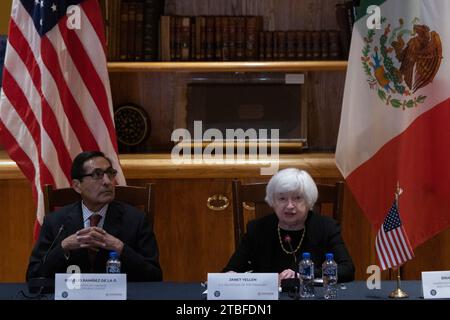 Città del Messico, Messico. 6 dicembre 2023. Questo pomeriggio il Segretario delle Finanze messicano, Rogelio RamÃ-rez de la o, e il Segretario del Tesoro degli Stati Uniti, Janet Yellen, hanno trasmesso un messaggio al Bankers Club come parte del tour di due giorni del Segretario del Tesoro degli Stati Uniti in Messico. Il 6 dicembre 2023 a città del Messico, Messico. (Immagine di credito: © Alex Dalton/eyepix tramite ZUMA Press Wire) SOLO USO EDITORIALE! Non per USO commerciale! Foto Stock