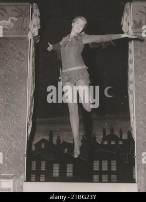 Julia Lockwood / Peter Pan Theatre produzione alla Scala 1959 di Londra Foto Stock