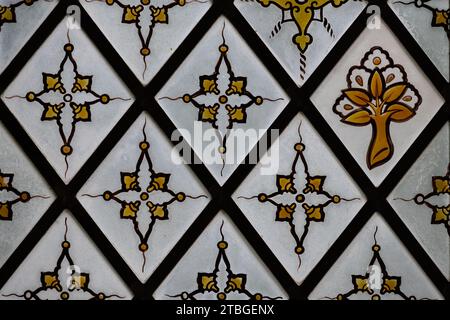 Vetrate colorate in St. Peter's Church, Barford, Warwickshire, Inghilterra, Regno Unito Foto Stock