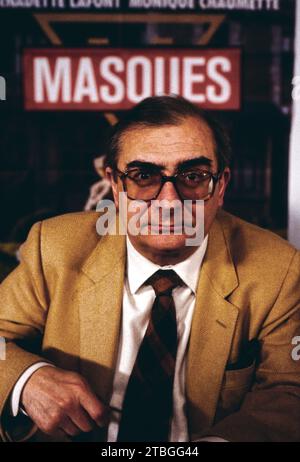 Claude Chabrol, Französischer Filmregisseur, Filmproduzent, Drehbuchautor, hier beim Presstermin zu seinem Film: Masken, Originaltitel: Masques, 1987. Claude Chabrol, produttore cinematografico, regista e sceneggiatore francese, foto: Chabrol alla conferenza stampa per il suo film: Masques, 1987. Foto Stock