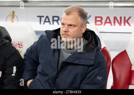 Fabian Wohlgemuth (VfB Stuttgart, Sportdirektor) VfB Stuttgart vs. Borussia Dortmund, Fussball, Herren, DFB-Pokal, Achtelfinale, Saison 23/24, GER, 06.12.2023, LE NORMATIVE DFL/DFB VIETANO QUALSIASI USO DI FOTOGRAFIE COME SEQUENZE DI IMMAGINI E/O QUASI-VIDEO, foto: Eibner-Pressefoto/Wolfgang Frank Foto Stock