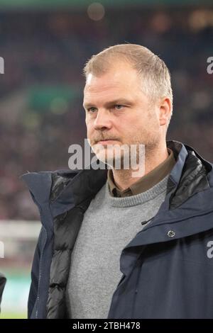 Fabian Wohlgemuth (VfB Stuttgart, Sportdirektor) VfB Stuttgart vs. Borussia Dortmund, Fussball, Herren, DFB-Pokal, Achtelfinale, Saison 23/24, GER, 06.12.2023, LE NORMATIVE DFL/DFB VIETANO QUALSIASI USO DI FOTOGRAFIE COME SEQUENZE DI IMMAGINI E/O QUASI-VIDEO, foto: Eibner-Pressefoto/Wolfgang Frank Foto Stock