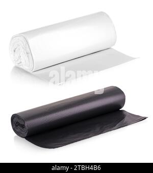 Set di rotoli di sacchetti per rifiuti monouso isolati su sfondo bianco Foto Stock