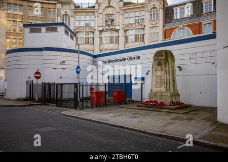 ron Mountain London - Iron Mountain Archive Storage presso l'Eisenhower Centre di Londra. Il Rangers War Memorial si trova di fronte. Foto Stock