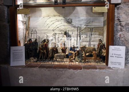 Milano - Basilica di Sant'Ambrogio, all'interno, museo del tesoro di Sant'Ambrogio, il presepio della prigionia Foto Stock