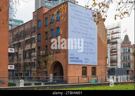 Esterno della Bargehouse, una galleria d'arte e uno spazio espositivo situato in un vecchio magazzino a Oxo Tower Wharf. South Bank, Londra, Inghilterra, Regno Unito Foto Stock