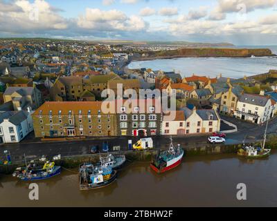 Vista aerea dell'area del porto a Eyemouth nel Berwickshire, Scottish Borders, Scozia, Regno Unito Foto Stock
