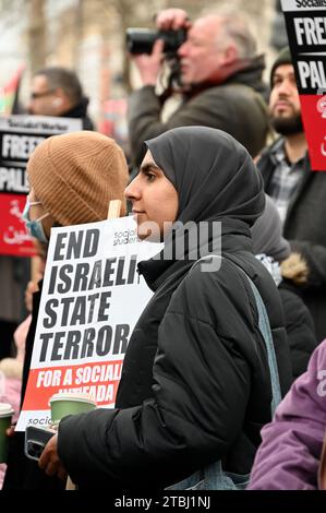 Londra, Regno Unito. London School & uni un giorno sciopero, studenti di massa abbandonarono la Palestina chiedendo un cessate il fuoco ora. Whitehall opposite10 Downing Street. Crediti: michael melia/Alamy Live News Foto Stock