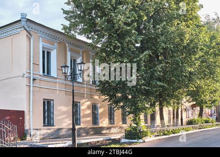 Yelabuga, Russia - 18 giugno 2023: Hotel di philistine Gaisin nel centro storico della città. Monumento architettonico della seconda metà del XIX secolo. Culto Foto Stock