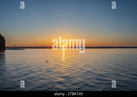 Alba a Malerwinkel, Chiemsee, Chiemgau, Baviera, Germania, Europa Foto Stock