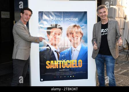 Napoli, Italia. 7 dicembre 2023. 'Cinema Metropolitan' (Na) 7/12/2023 presentazione del film 'Santocielo' nella foto: Ficarra & Picone Credit: Independent Photo Agency/Alamy Live News Foto Stock