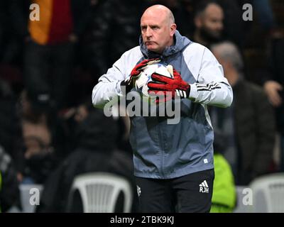 ISTANBUL - l'allenatore del portiere del Manchester United FC Richard Hartis durante la partita di UEFA Champions League Group A tra Galatasaray SK e Manchester United FC presso lo stadio Ali Sami Yen Spor Kompleksi il 29 novembre a Istanbul, Turchia. ANP | Hollandse Hoogte | GERRIT VAN COLOGNE Foto Stock