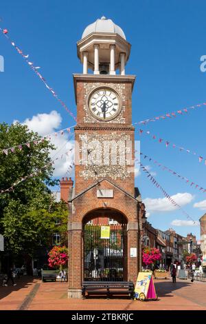 The Clock Tower, Market Square, Chesham, Buckinghamshire, Inghilterra, REGNO UNITO Foto Stock