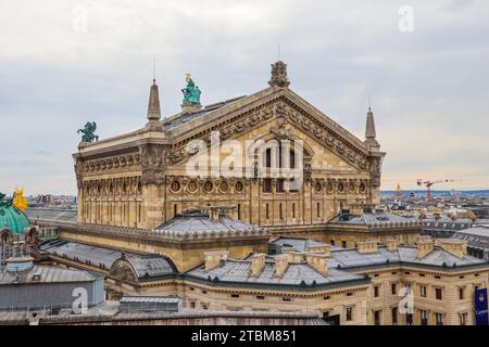 Vista aerea dell'Opera di Parigi (Palais Garnier) e sullo skyline della città. Parigi Francia. Aprile 2019 Foto Stock