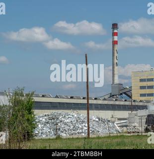 Ziar nad Hronom, Slovacchia, 2 luglio 2022: Slovalco. Produttore di alluminio primario. Una delle più grandi aziende metallurgiche della Slovacchia Foto Stock