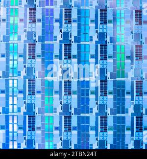 Wafer di silicio con microchip utilizzati nell'elettronica per la fabbricazione di circuiti integrati Foto Stock