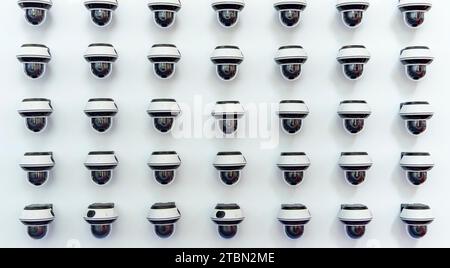 Raccolta di diverse telecamere elettroniche di controllo, registrazione e ispezione. Protezione della proprietà tecnologia del sistema Foto Stock