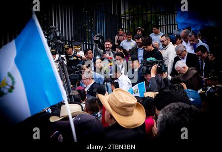 Città del Guatemala, città del Guatemala, Guatemala. 7 dicembre 2023. Oggi, nelle strade della zona 1 della capitale, si è svolta una mobilitazione chiamata da varie autorità, in cui passi di speranza e determinazione risuonavano con convinzione per una migliore democrazia. (Immagine di credito: © Fernando Chuy/ZUMA Press Wire) SOLO USO EDITORIALE! Non per USO commerciale! Foto Stock