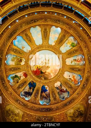 Soffitto decorato nel Teatro massimo Vittorio Emanuele - Palermo, Italia Foto Stock