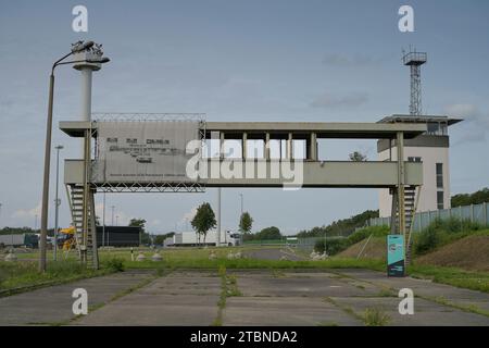 Beschauerbrücke, Kommandantenturm, Gedenkstätte Deutsche Teilung, Marienborn, Sachsen-Anhalt, Deutschland Foto Stock