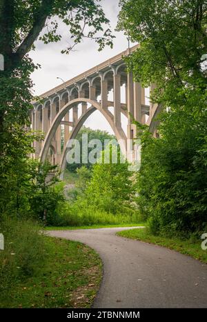 Il ponte ad alto livello Brecksville-Northfield presso il Cuyahoga Valley National Park in Ohio, Stati Uniti Foto Stock